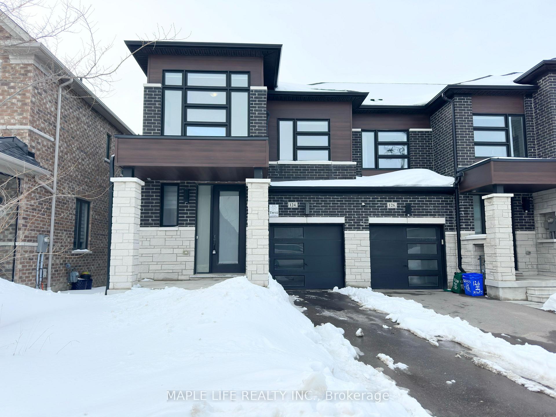 124 Hilts Drive, Richmond Hill, ON L4S 0J2