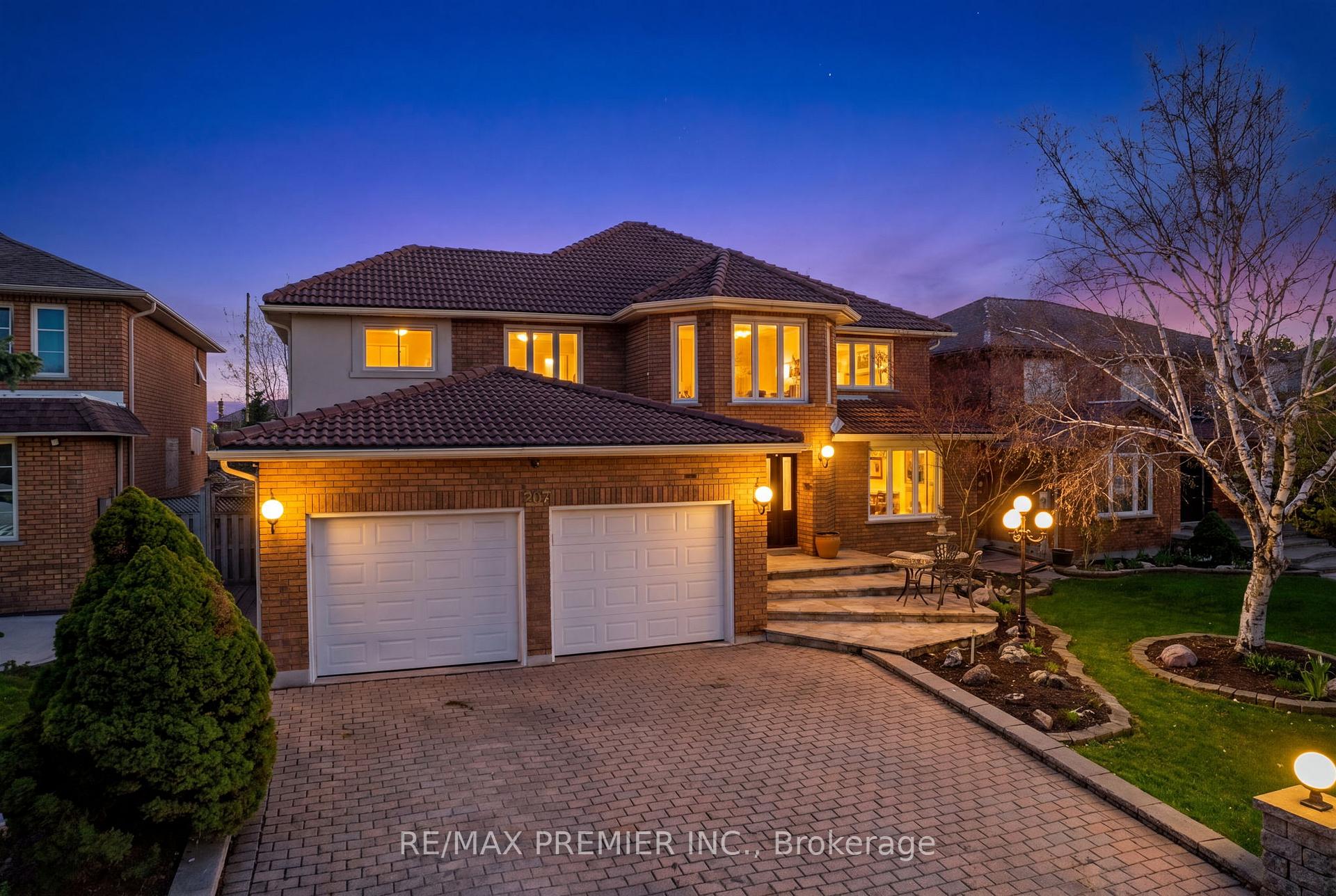 112 Bourbon Street, Vaughan, ON L4L 6Y9