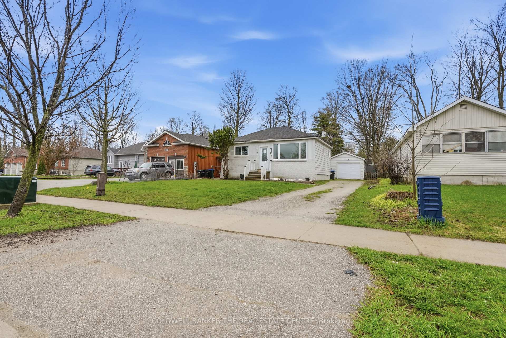 749 Innisfil Beach Road, Innisfil, ON L9S 4E4