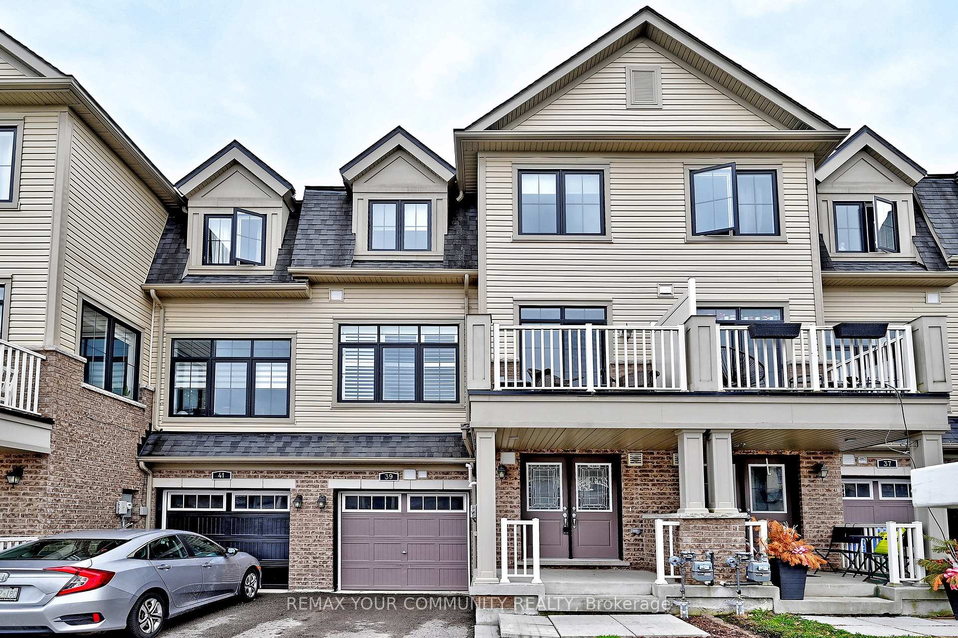 39 Blackpool Lane, East Gwillimbury — photo 3 of 5