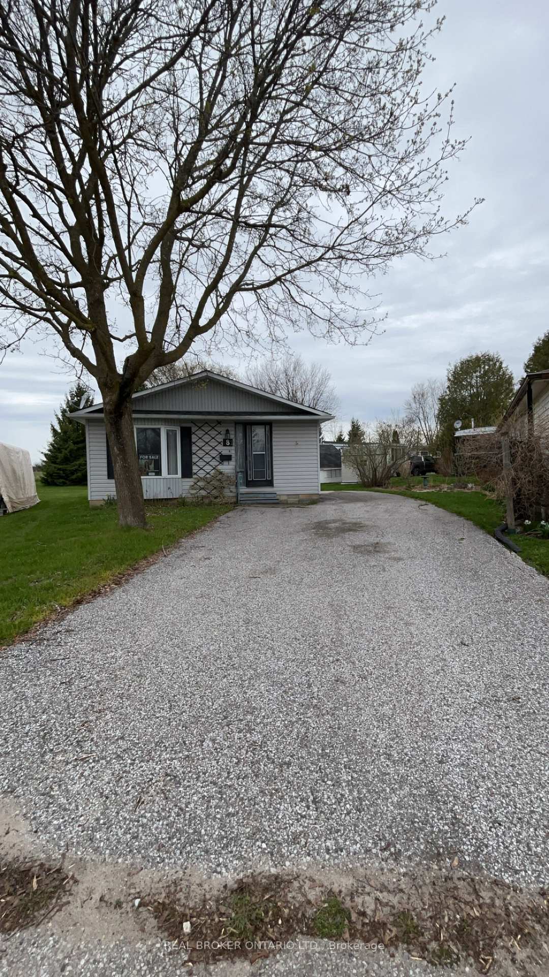 8 Maple Leaf Terrace, Innisfil, ON L0L 1L0