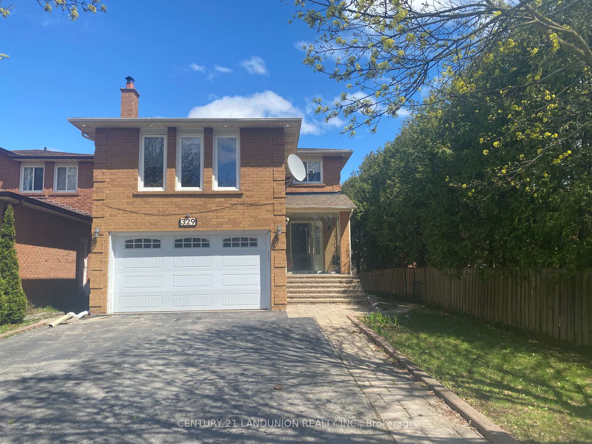 329 Atha Avenue, Richmond Hill, ON L4C 6A8