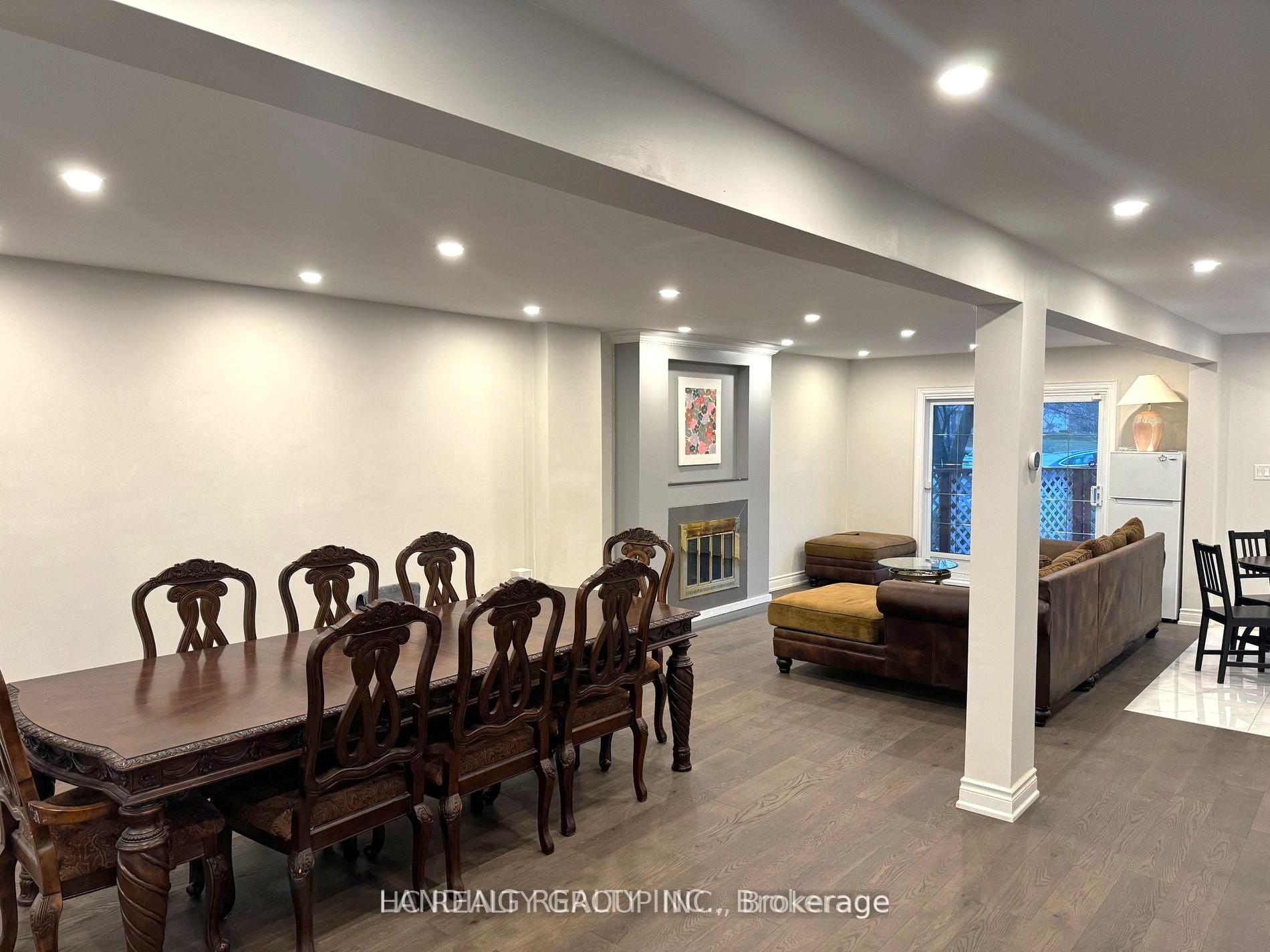 Main 2 Barker Court, Markham, ON L3P 3X8