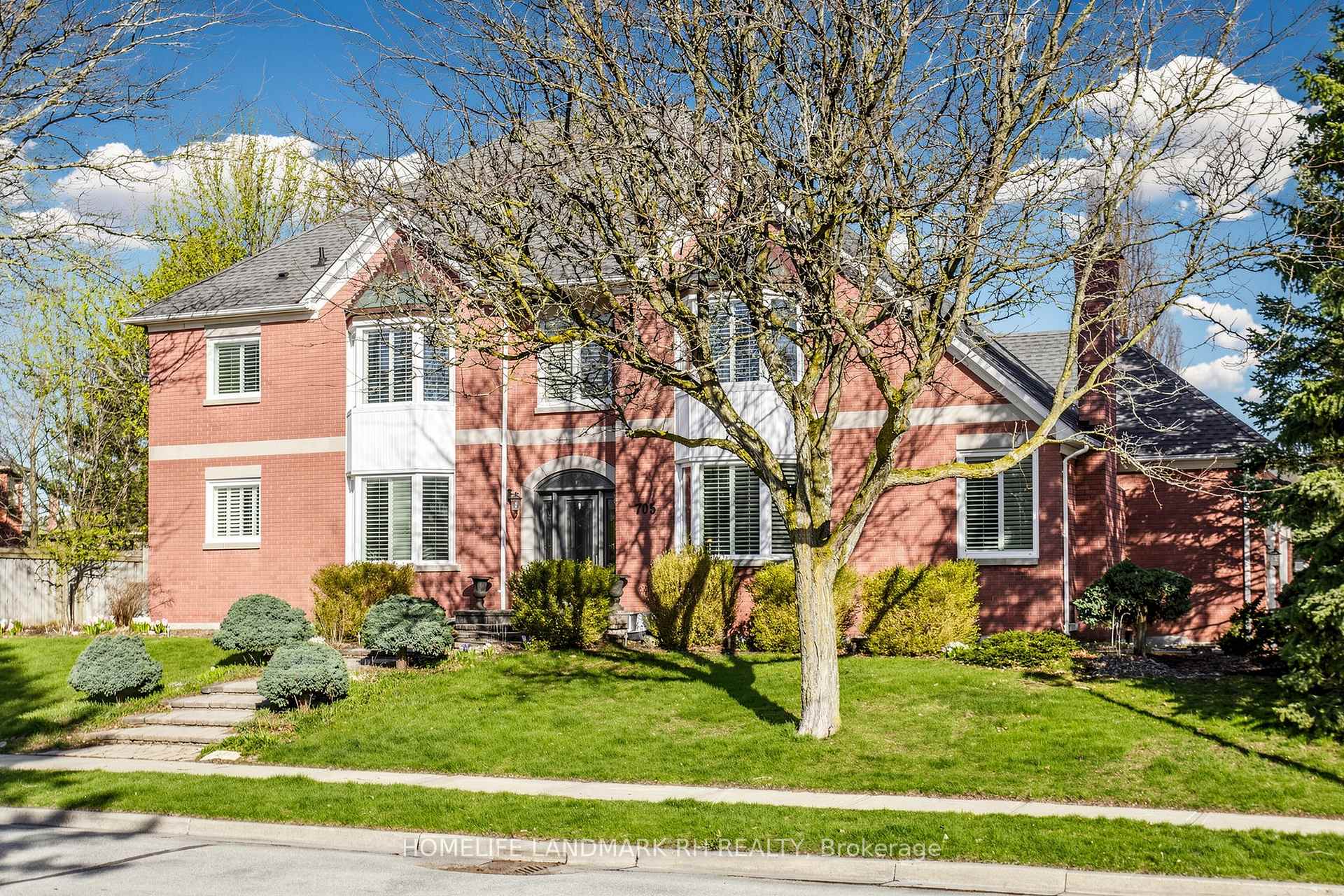 705 Gagnon Place, Newmarket, ON L3X 1V8