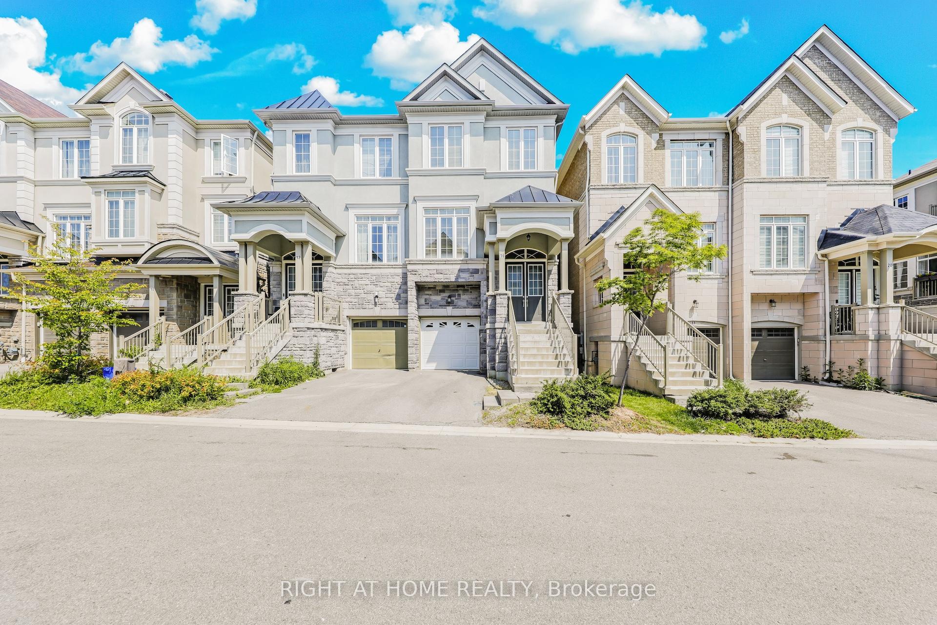 16 Lasalle Lane, Richmond Hill, ON L4C 7V6