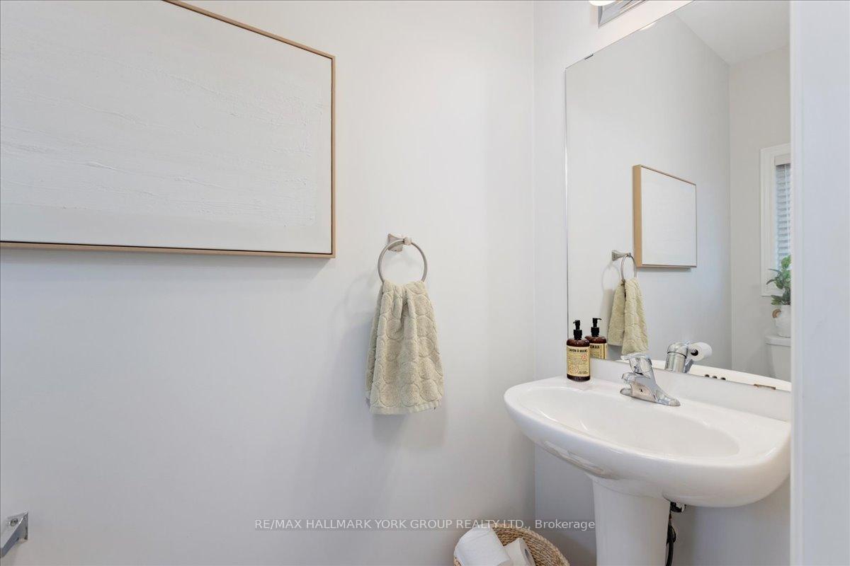 39 Prosser Crescent, Georgina — photo 4 of 5