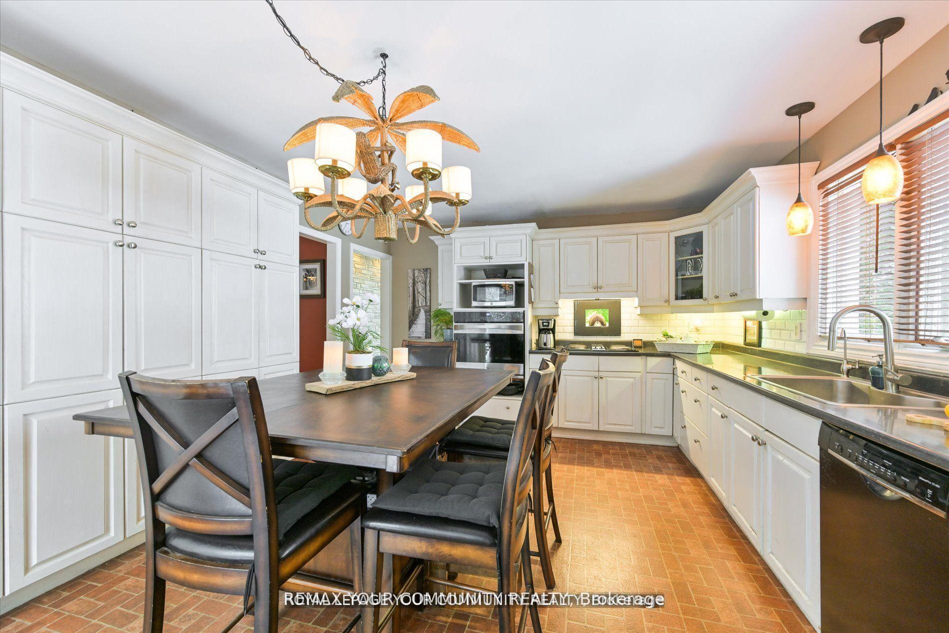 247 Harris Avenue, Richmond Hill — photo 5 of 5