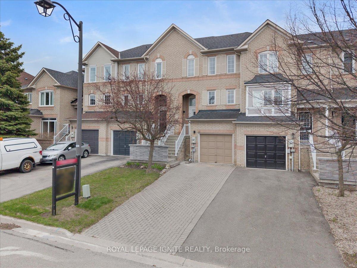 61 Baywell Crescent, Aurora — photo 2 of 5
