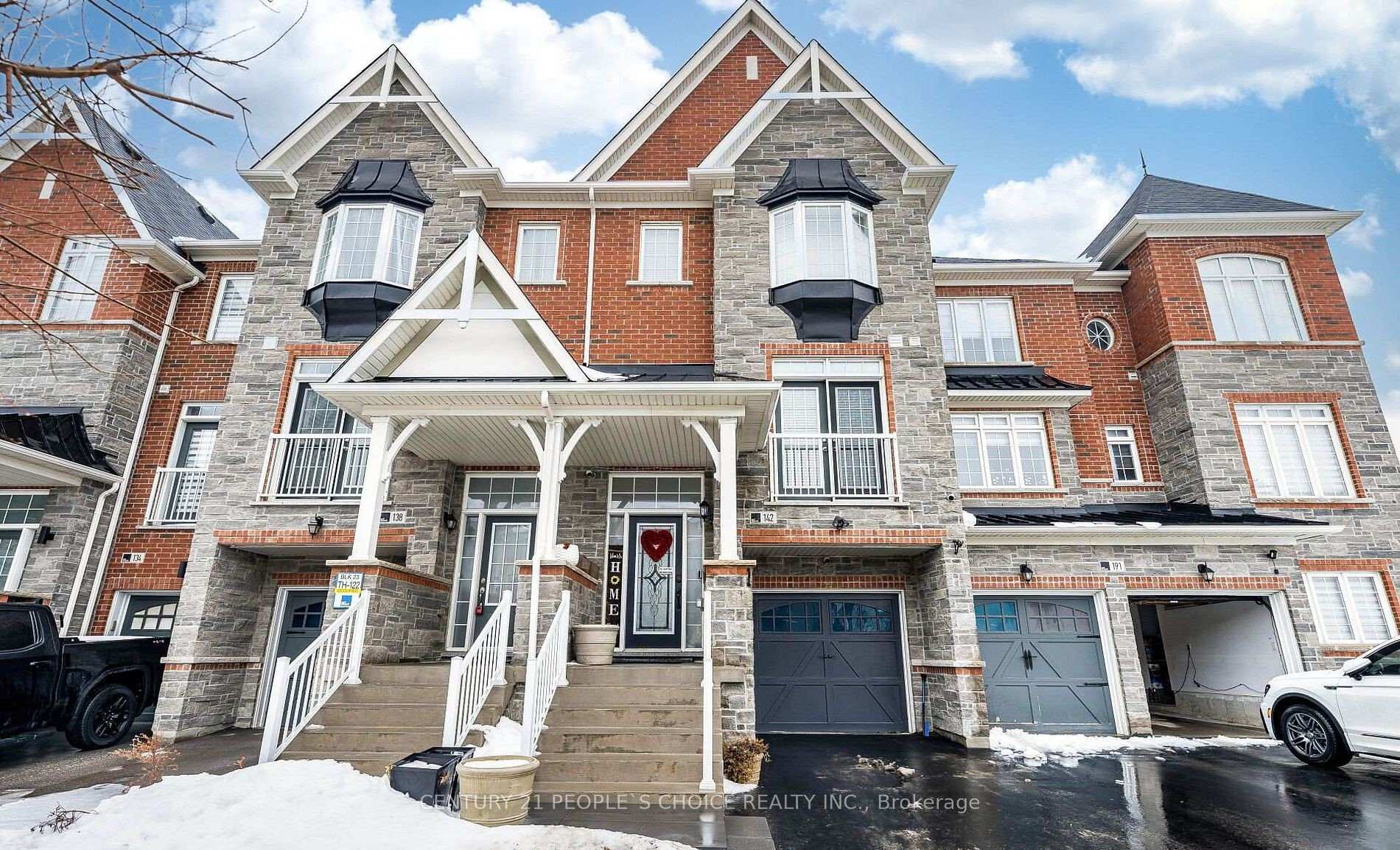 142 Farooq Boulevard S, Vaughan, ON L4H 4S1