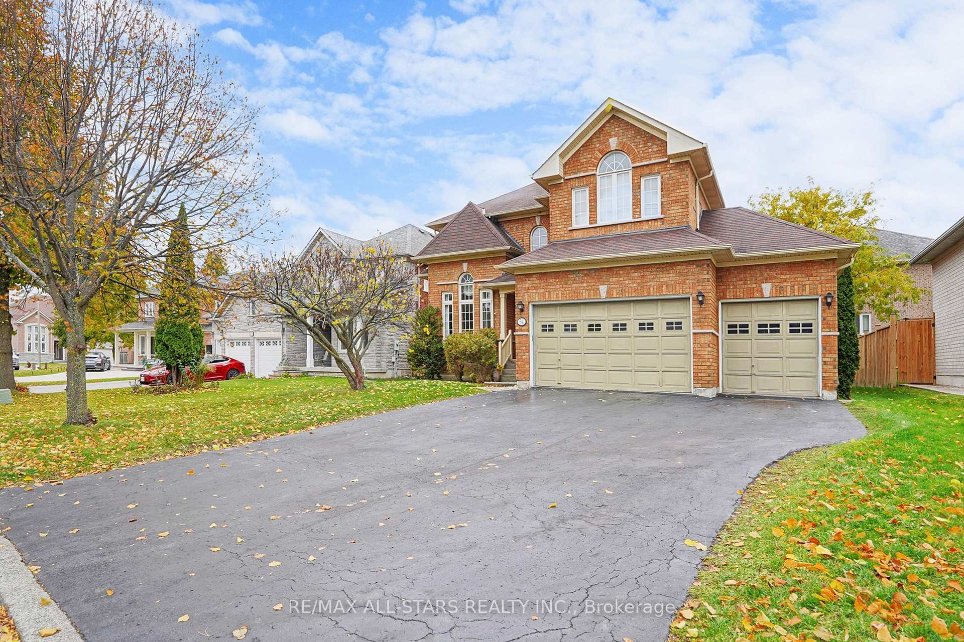 54 Bretton Circle, Markham, ON L3S 3R1