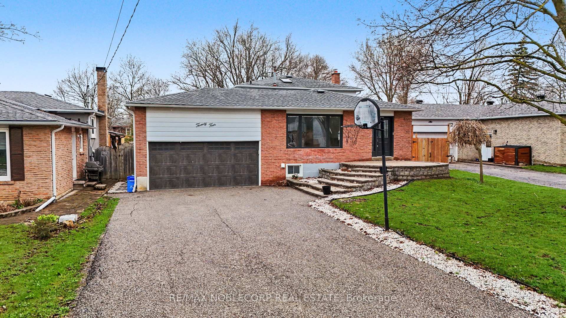 24 Maple Avenue W, New Tecumseth, ON L0G 1A0
