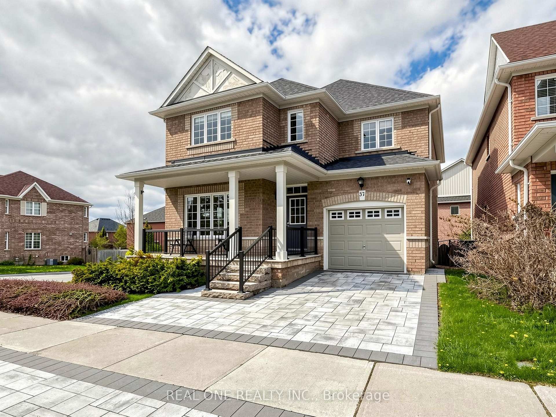 37 Trish Drive, Richmond Hill, ON L4E 5C4