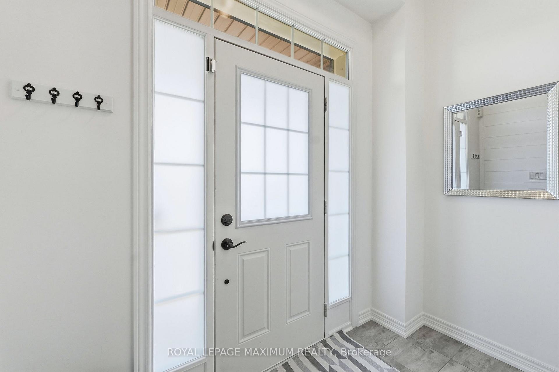 48 Cupples Farm Lane, East Gwillimbury — photo 2 of 5