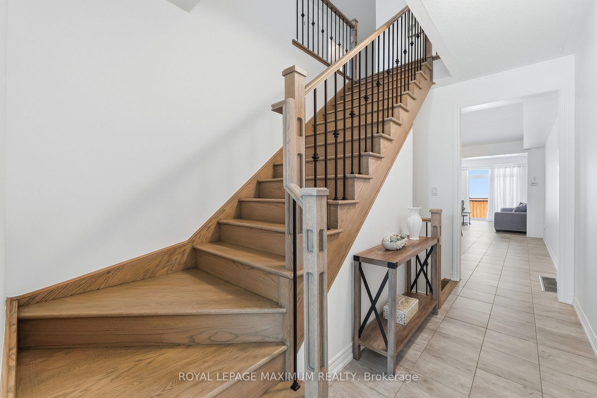 48 Cupples Farm Lane, East Gwillimbury — photo 4 of 5
