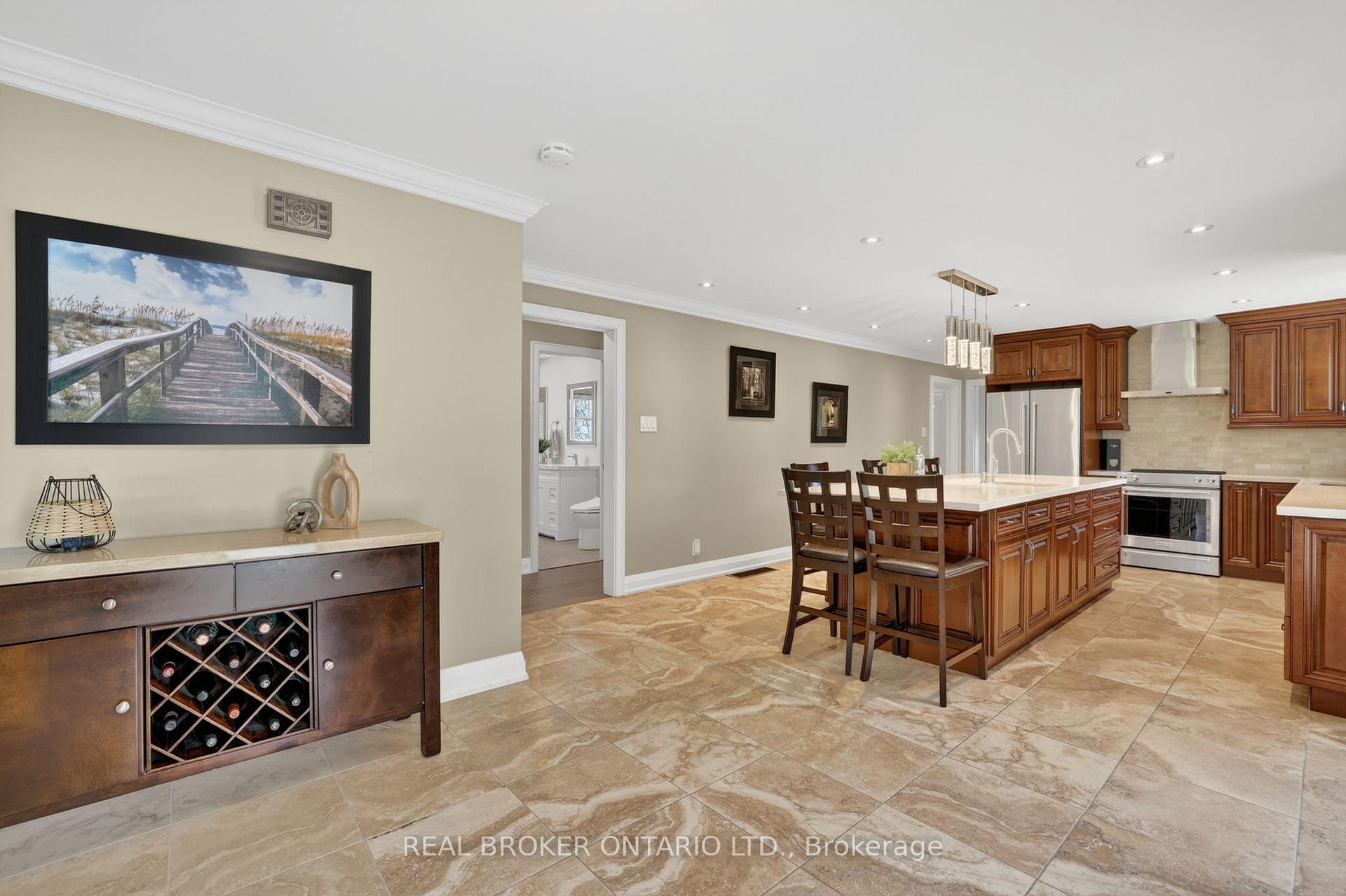22213 Catering Road, East Gwillimbury — photo 3 of 5