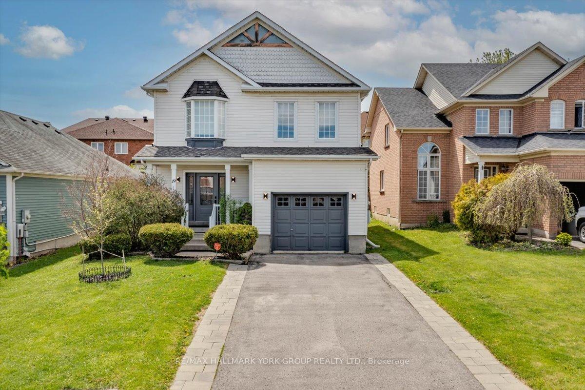 19 Silverstone Crescent, Georgina — photo 3 of 5