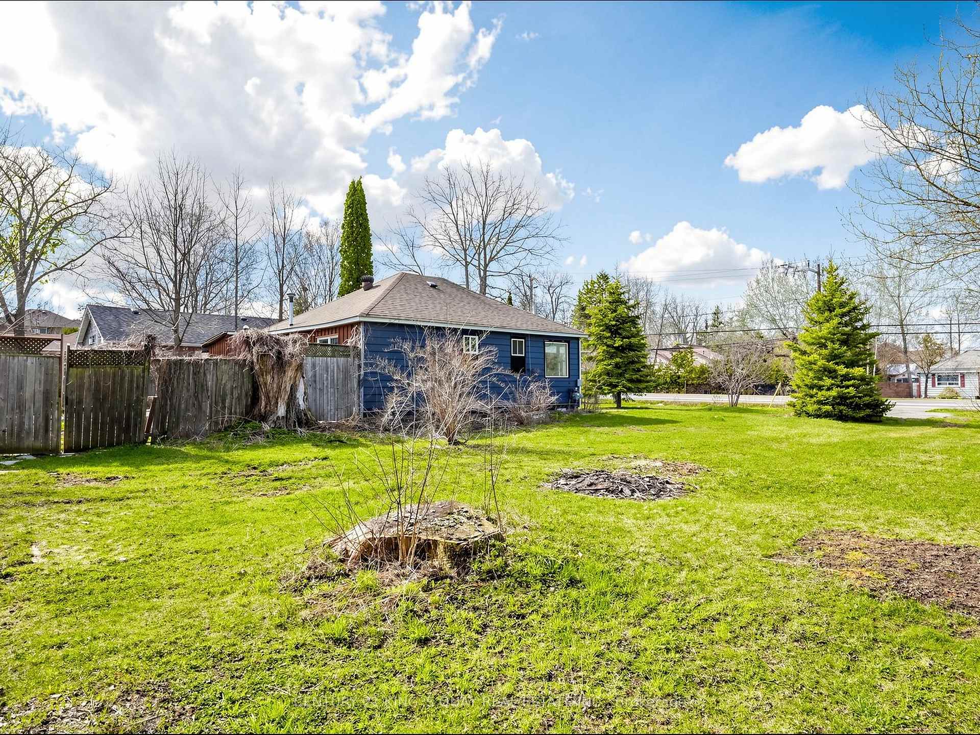 1975 Metro Road N, Georgina — photo 4 of 5