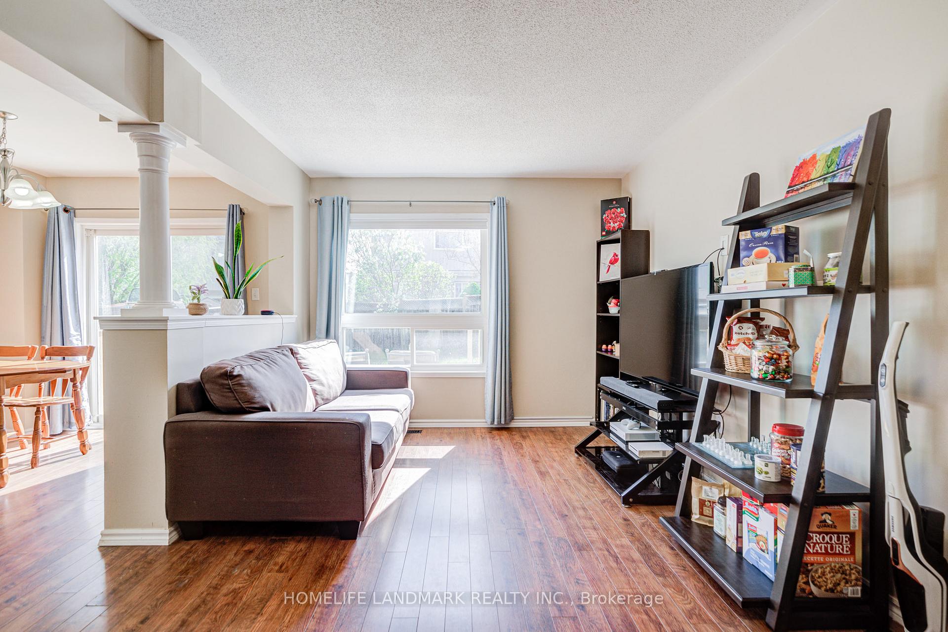 72 Margaret Graham Crescent, East Gwillimbury — photo 3 of 5