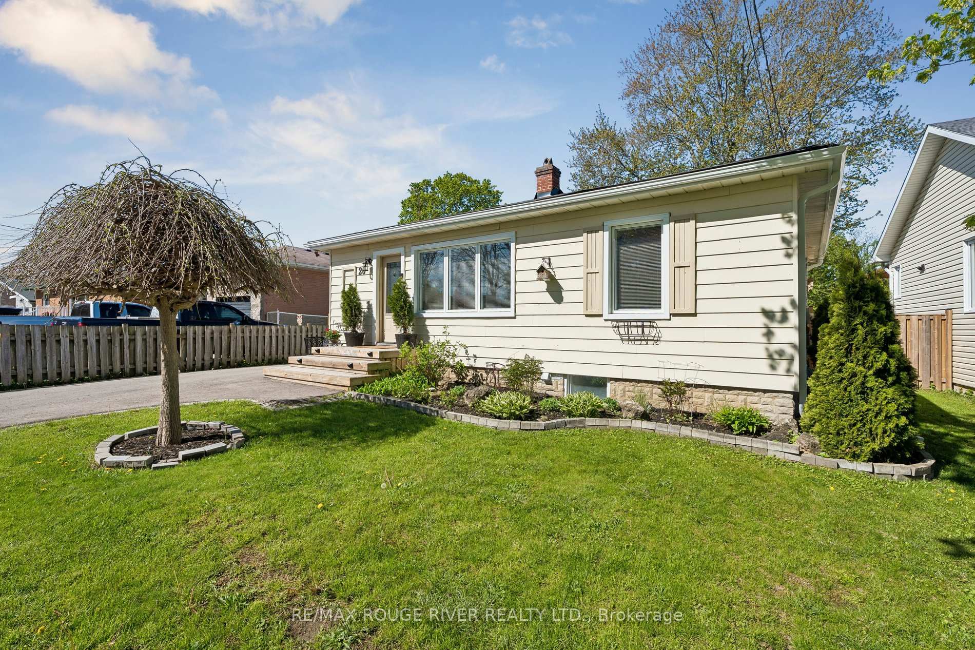 20 Lorne Street, Georgina — photo 2 of 5