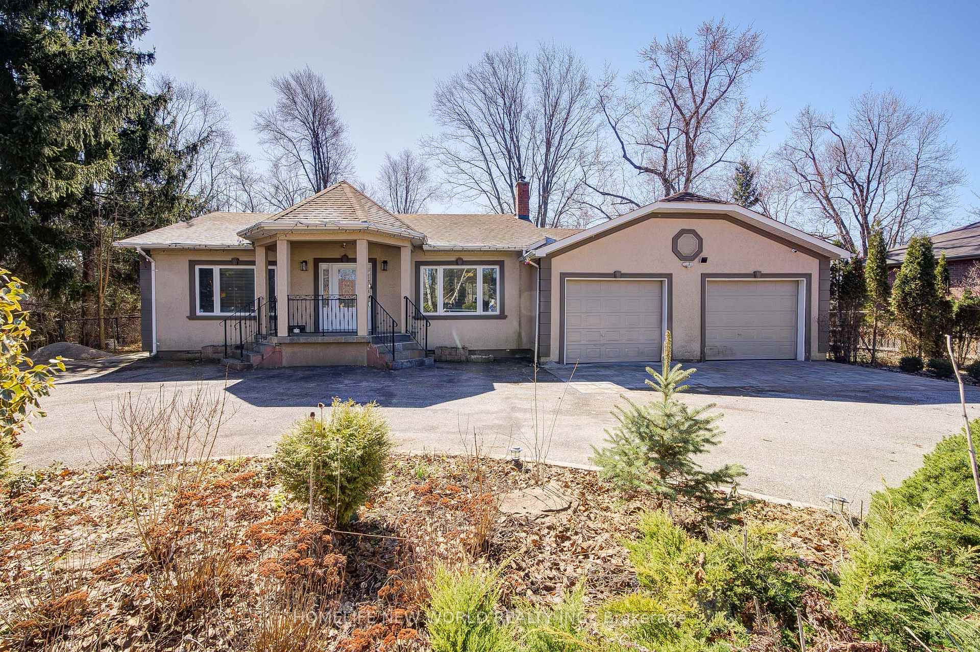 215 Willow Drive, Georgina — photo 4 of 5
