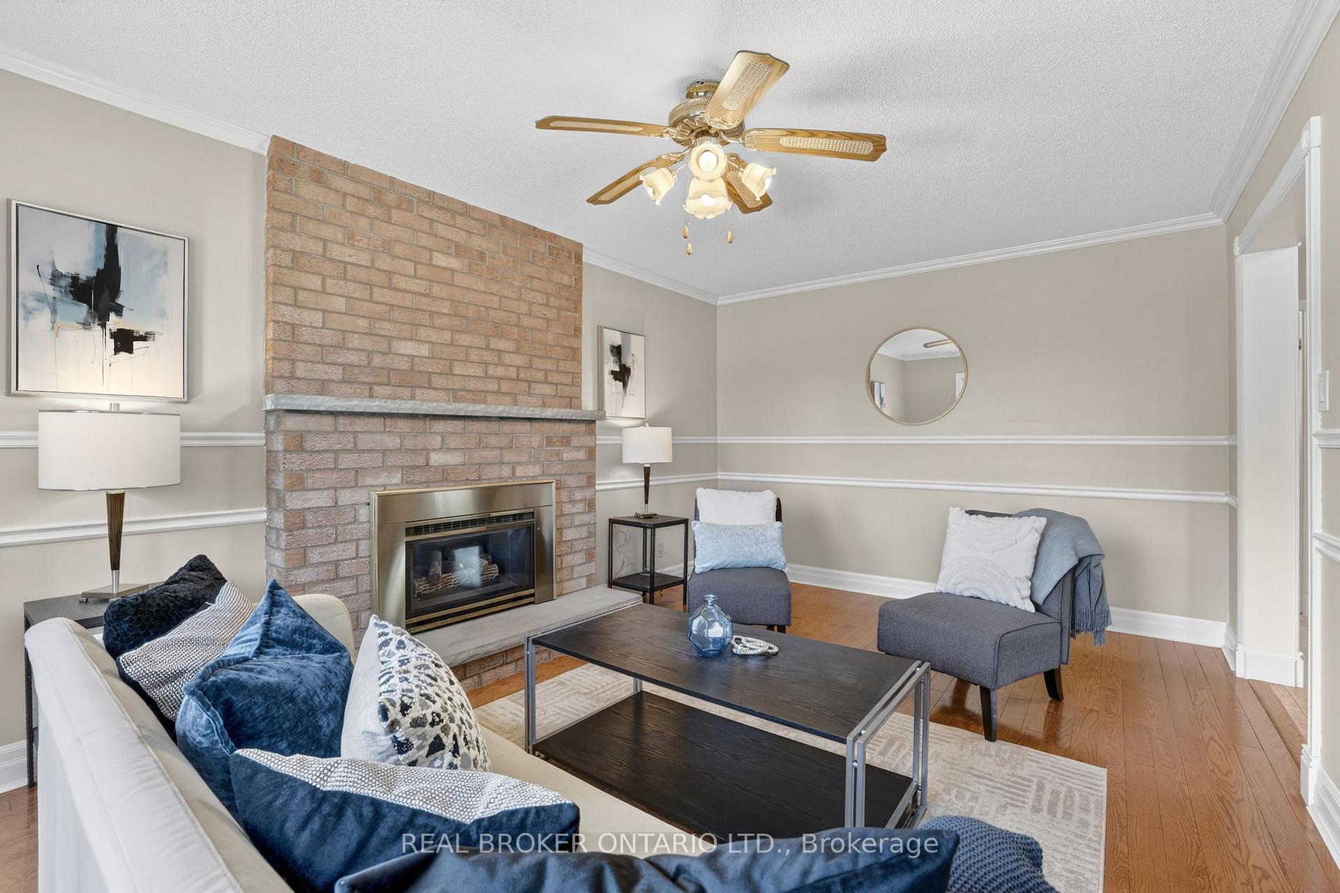 208 Stegman Road, East Gwillimbury — photo 3 of 5