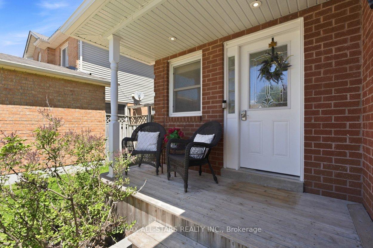9 Tudor Place, Georgina — photo 4 of 5