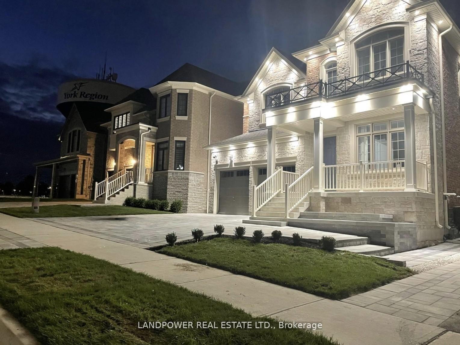 20 Tesla Crescent, East Gwillimbury — photo 2 of 5