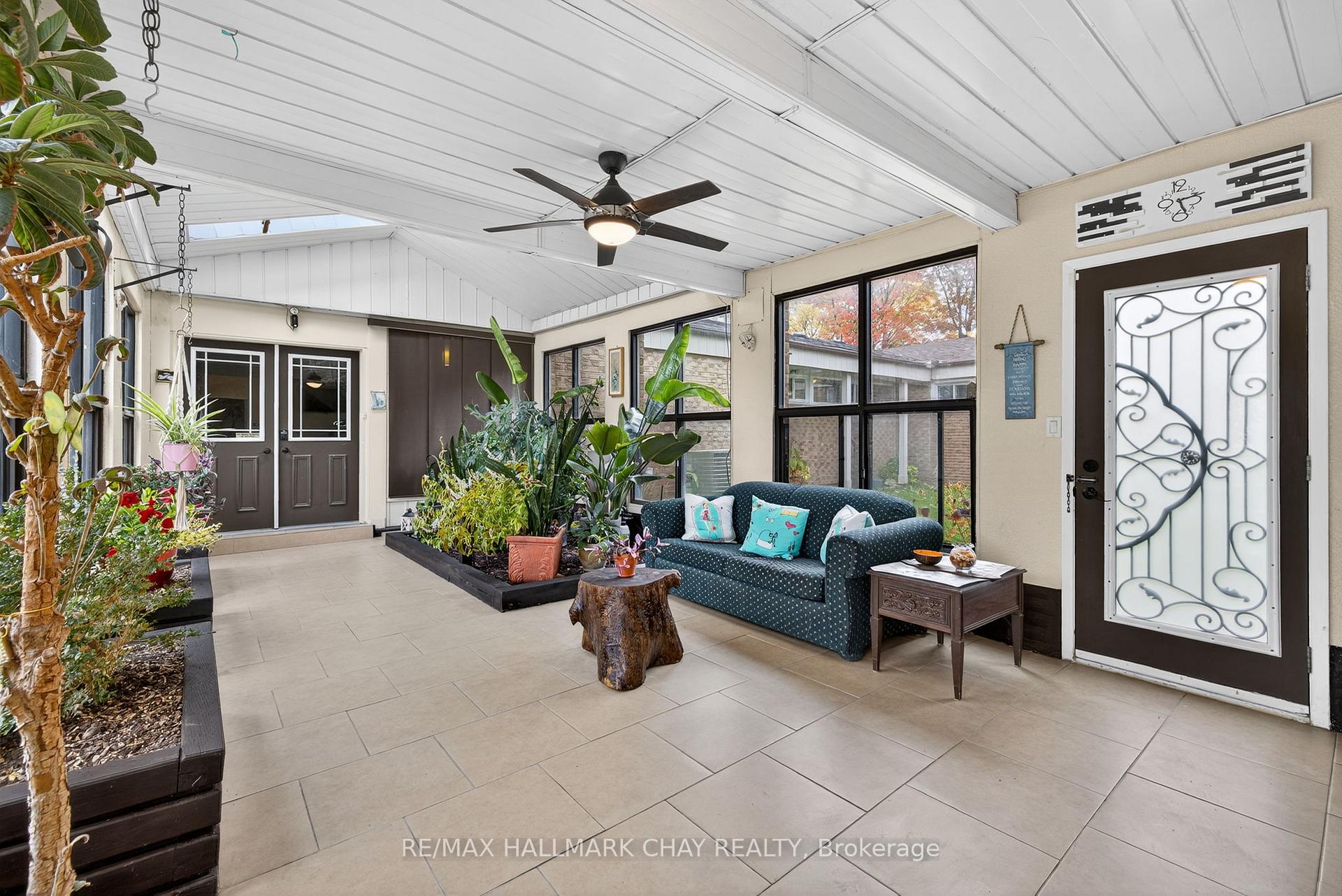 39 Highfield Crescent, Georgina — photo 3 of 5