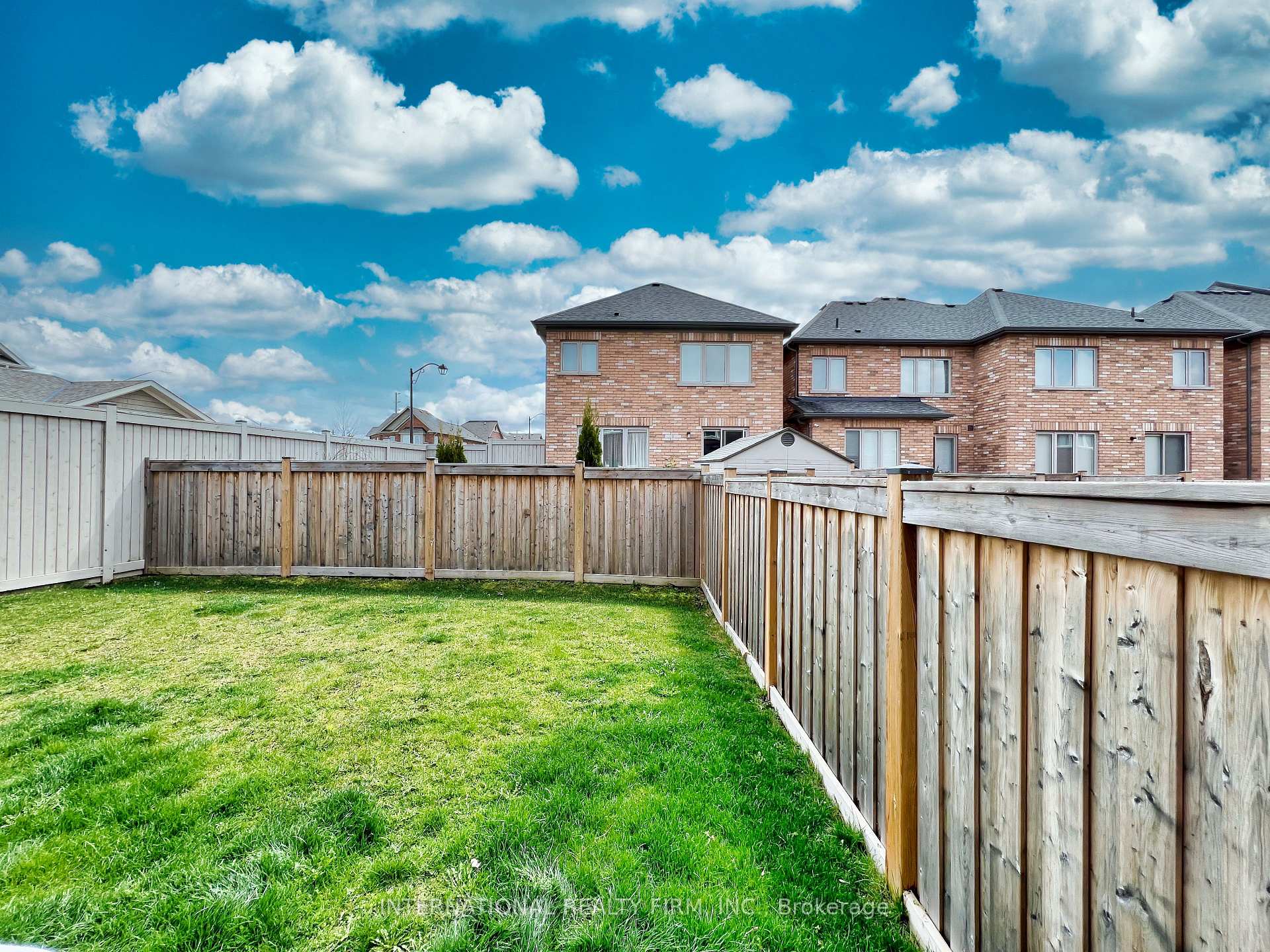 1 frederick pearson Street, East Gwillimbury — photo 4 of 5