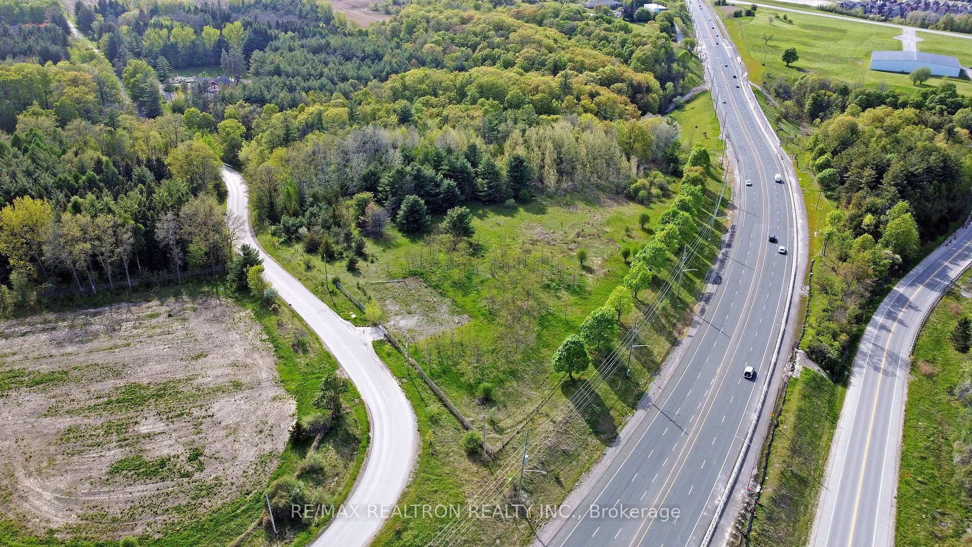 124 Morning Side Road, East Gwillimbury — photo 4 of 5