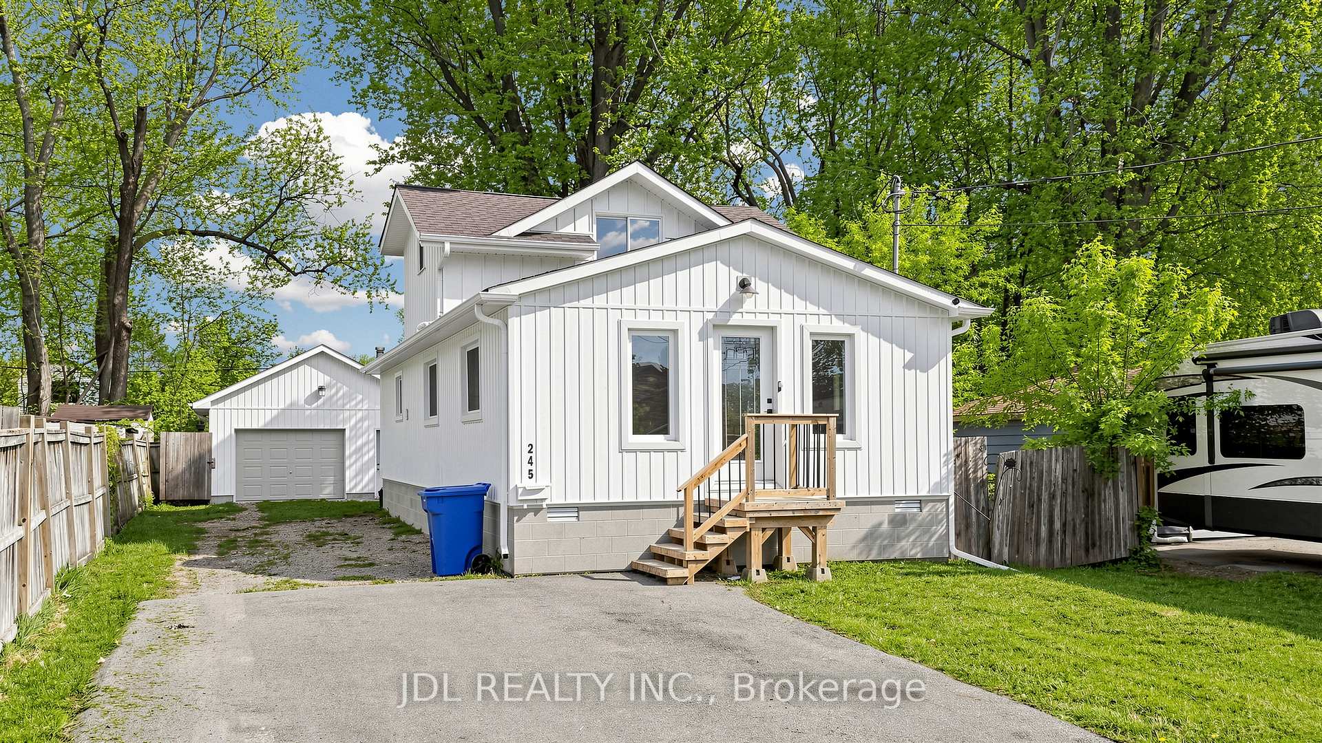 245 Royal Road, Georgina — photo 2 of 5