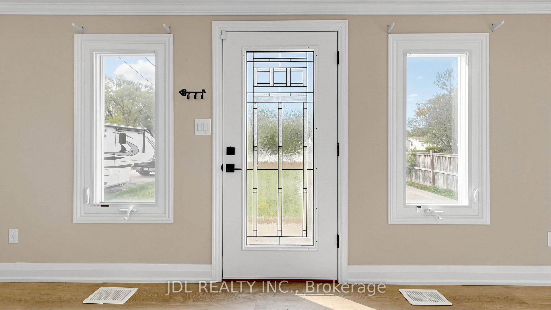 245 Royal Road, Georgina — photo 5 of 5