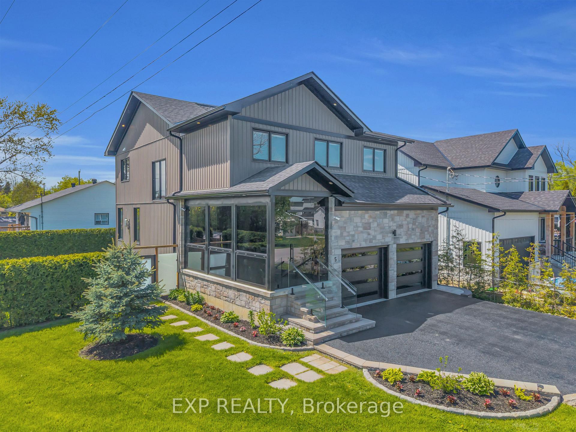 5 Farley Circle, Georgina — photo 4 of 5