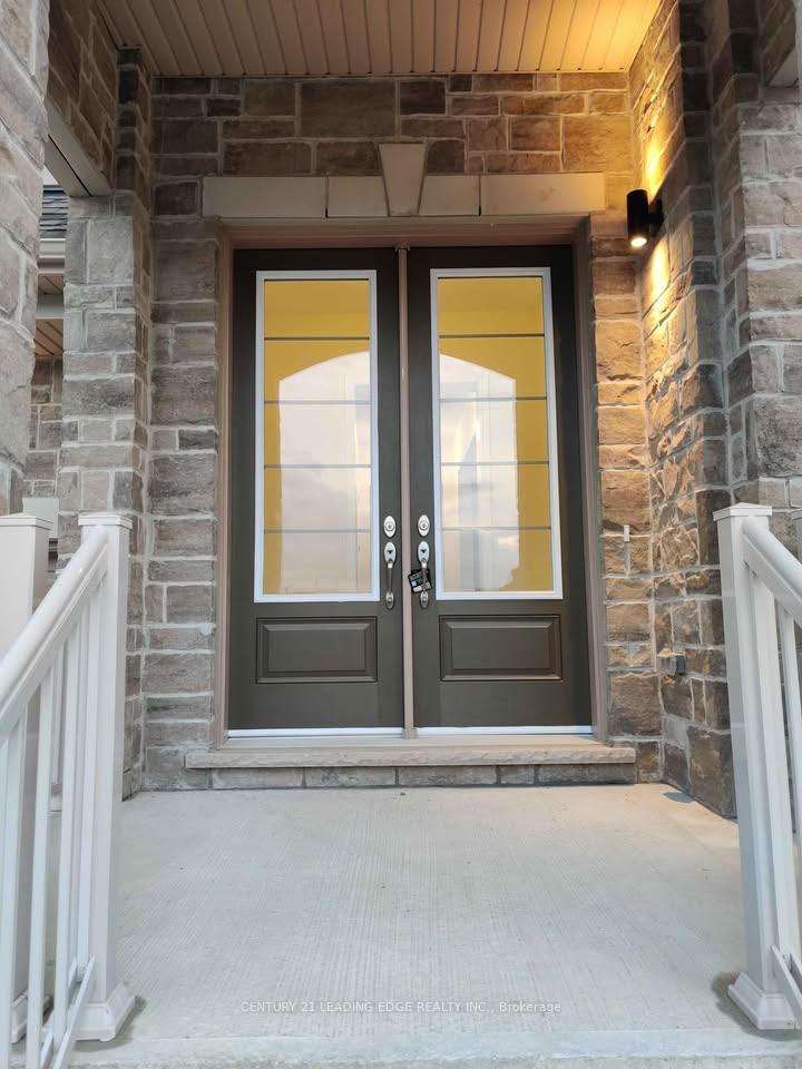 237 Danny Wheeler Boulevard, Georgina — photo 2 of 5
