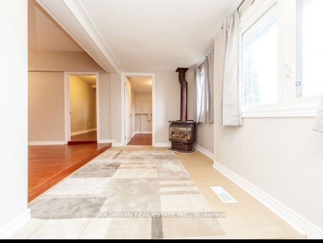 257 Parkwood Avenue, Georgina — photo 2 of 5
