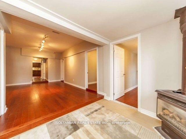 257 Parkwood Avenue, Georgina — photo 3 of 5