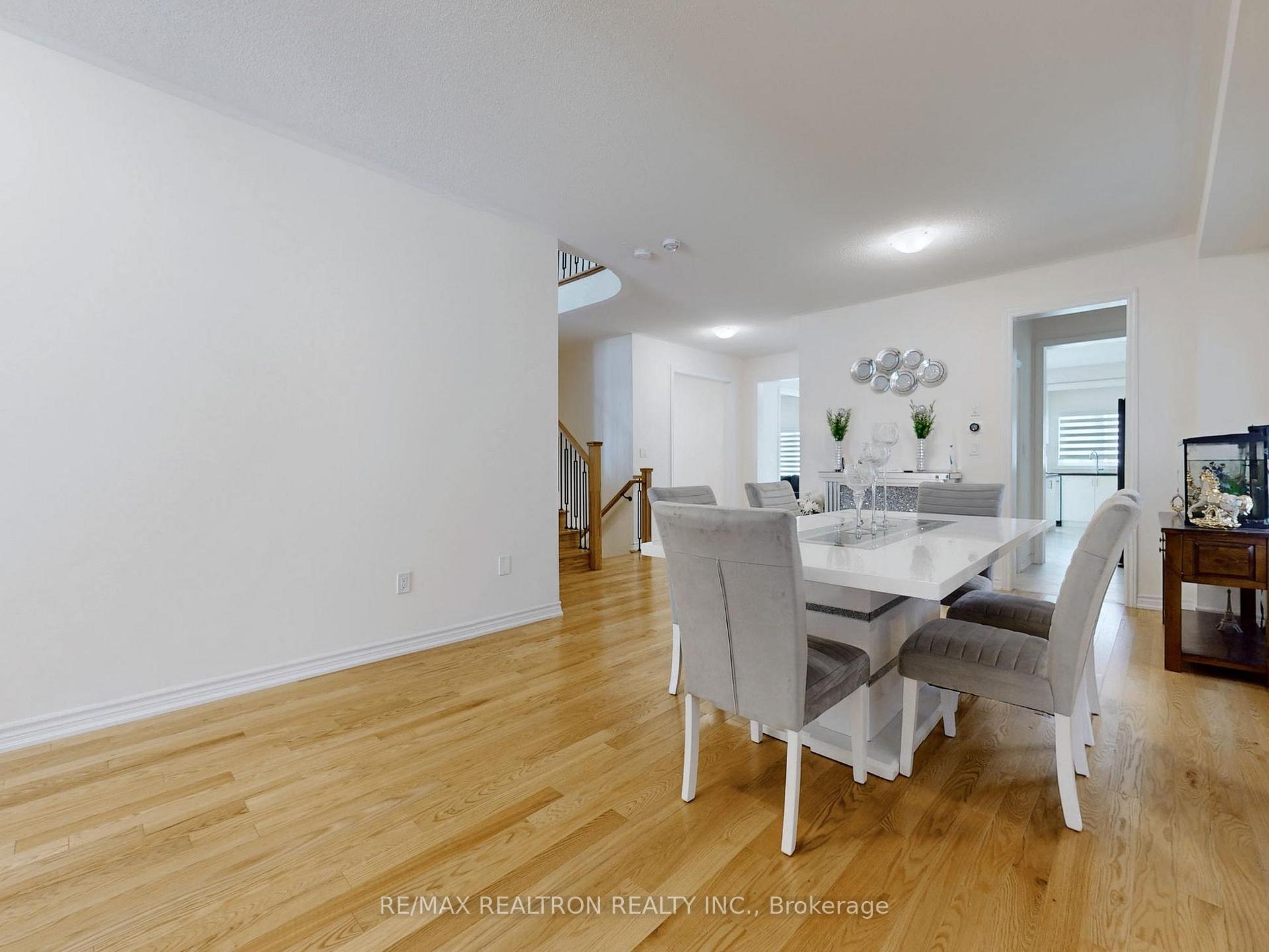 362 Danny Wheeler Boulevard, Georgina — photo 3 of 5