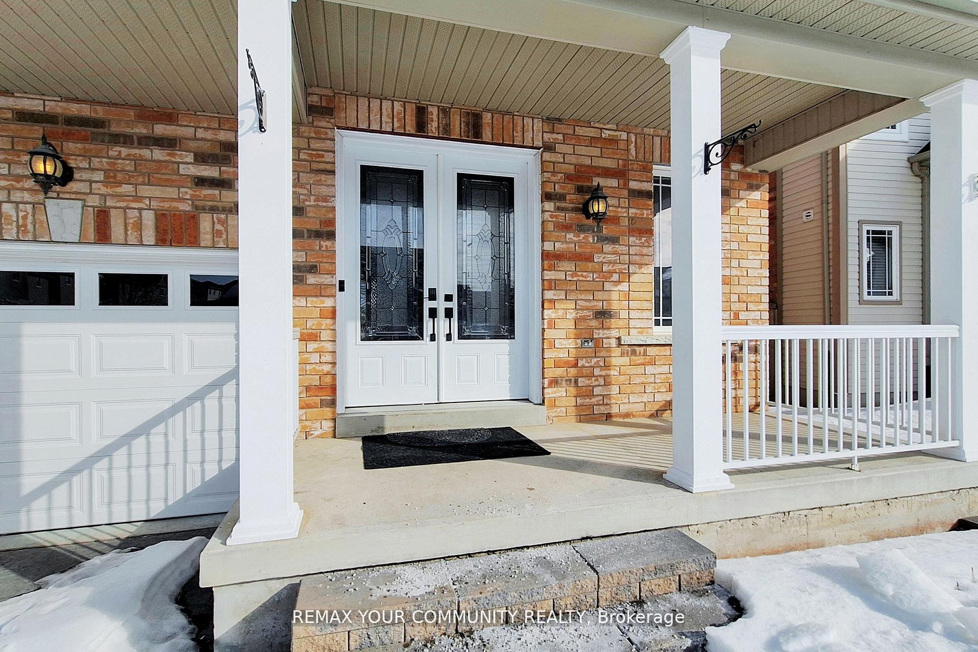 25 Bache Avenue Upper Level & Main Level, Georgina, ON L4P 0C7 — Georgina, Ontario