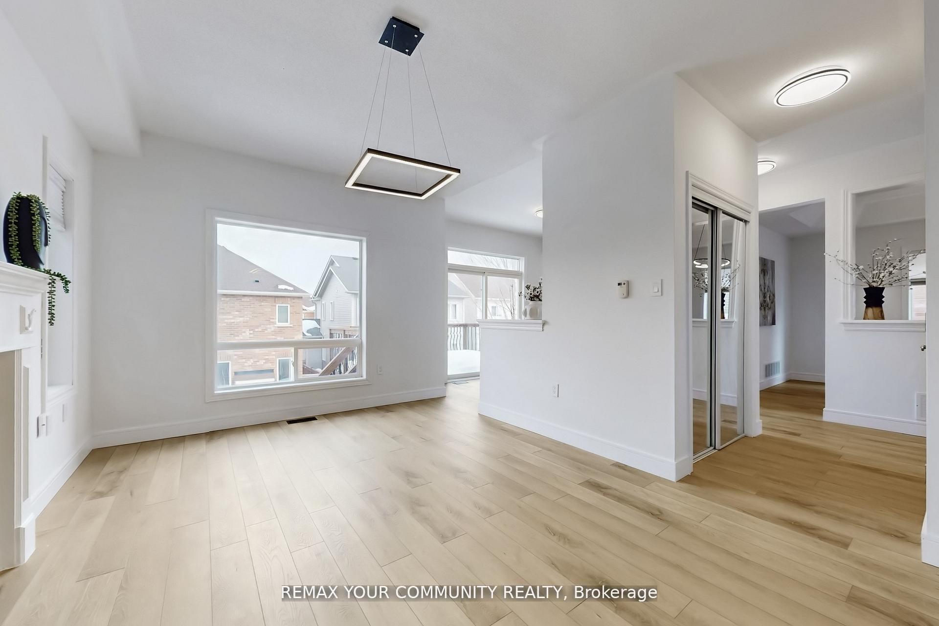 25 Bache Avenue Upper Level & Main Level, Georgina — photo 4 of 5