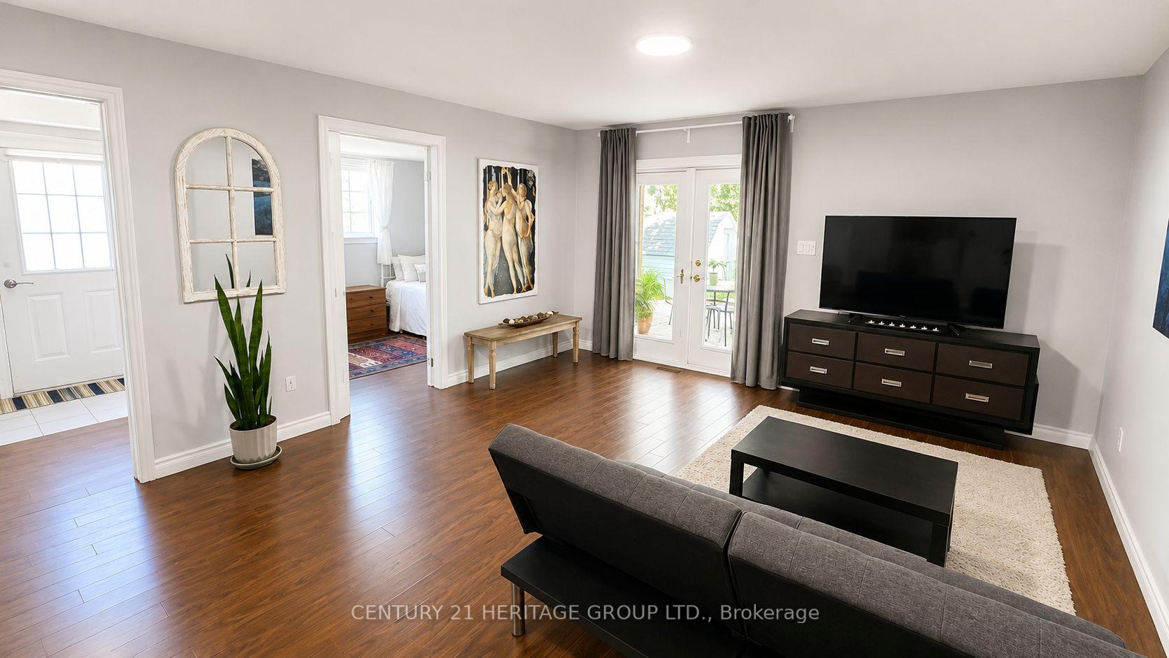 322 Lakeview Boulevard, Georgina — photo 3 of 5