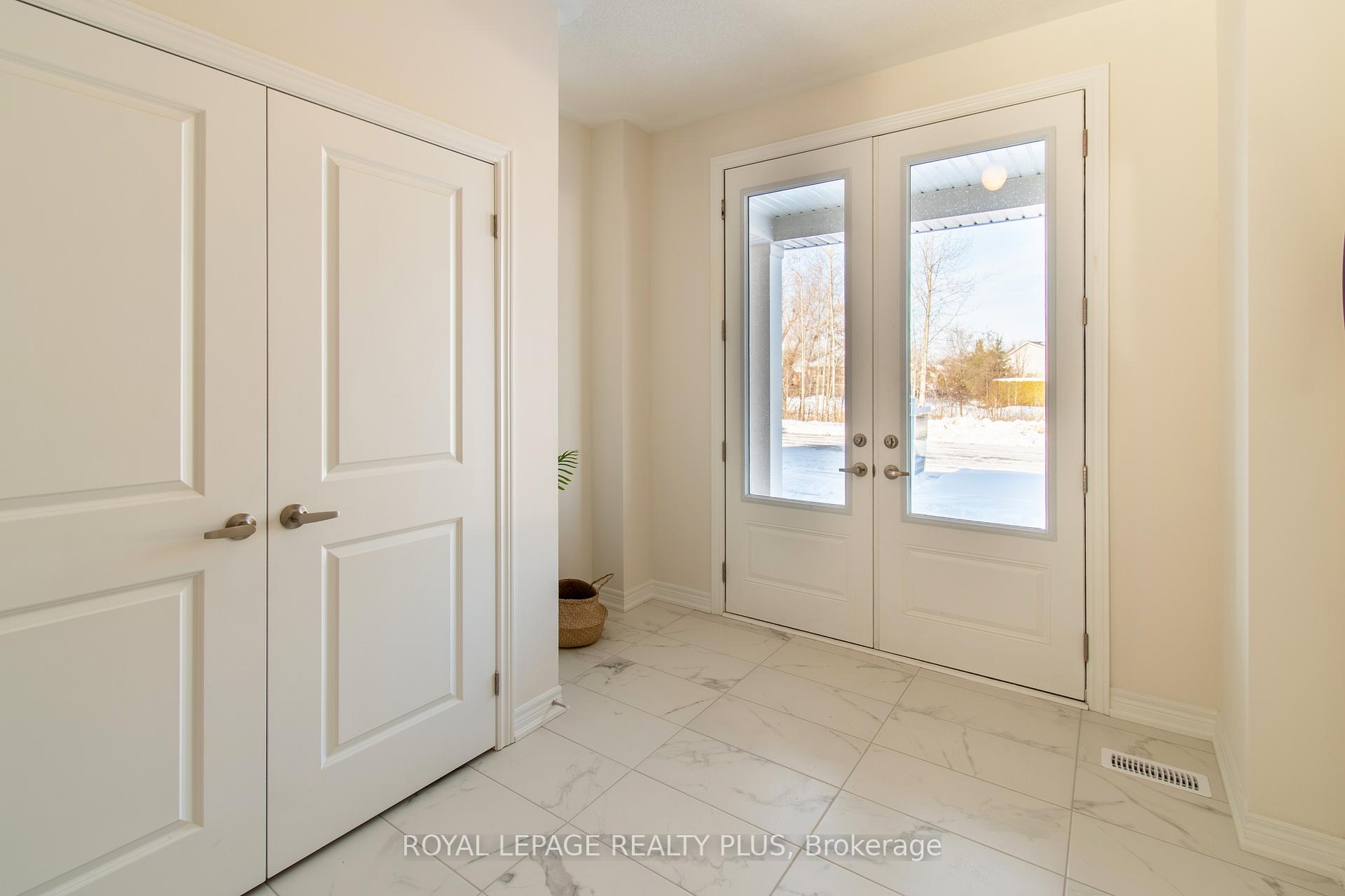 147 Dovedale Drive, Georgina, ON L4P 0S6 — Georgina, Ontario