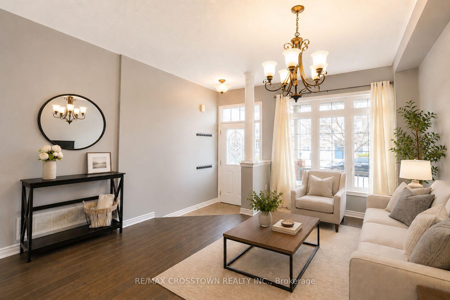11 Lundigan Drive, Georgina — photo 3 of 5
