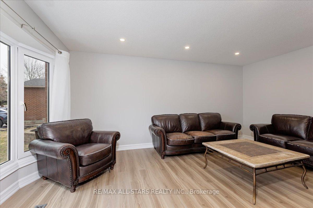 40 Chartwell Crescent, Georgina — photo 5 of 5