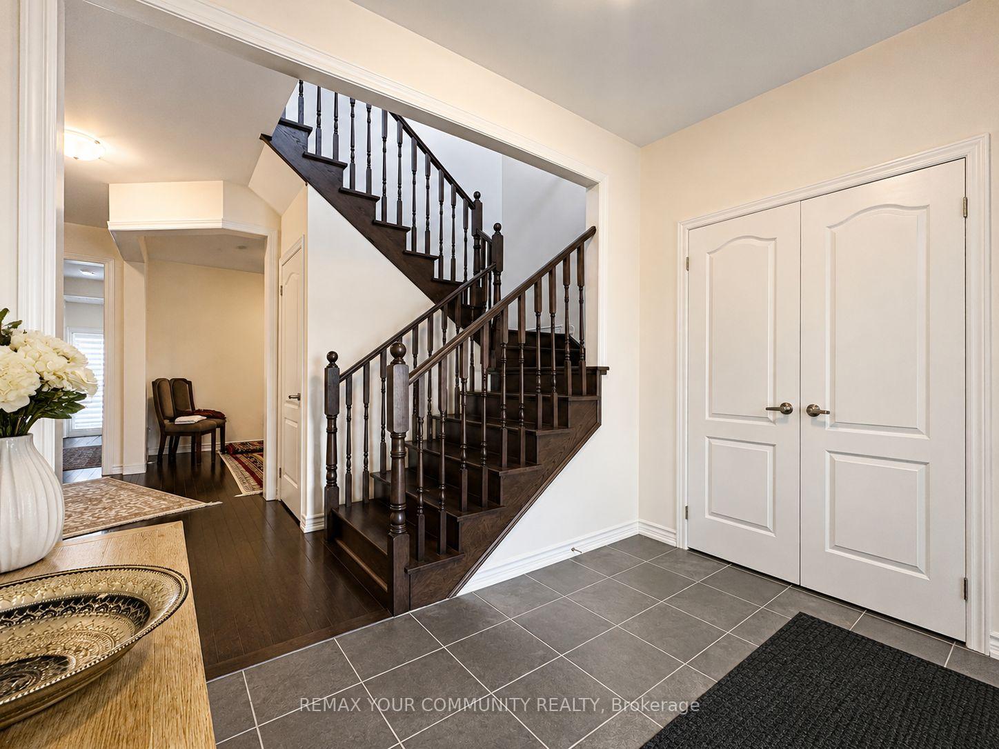 101 Connell Drive, Georgina — photo 2 of 5