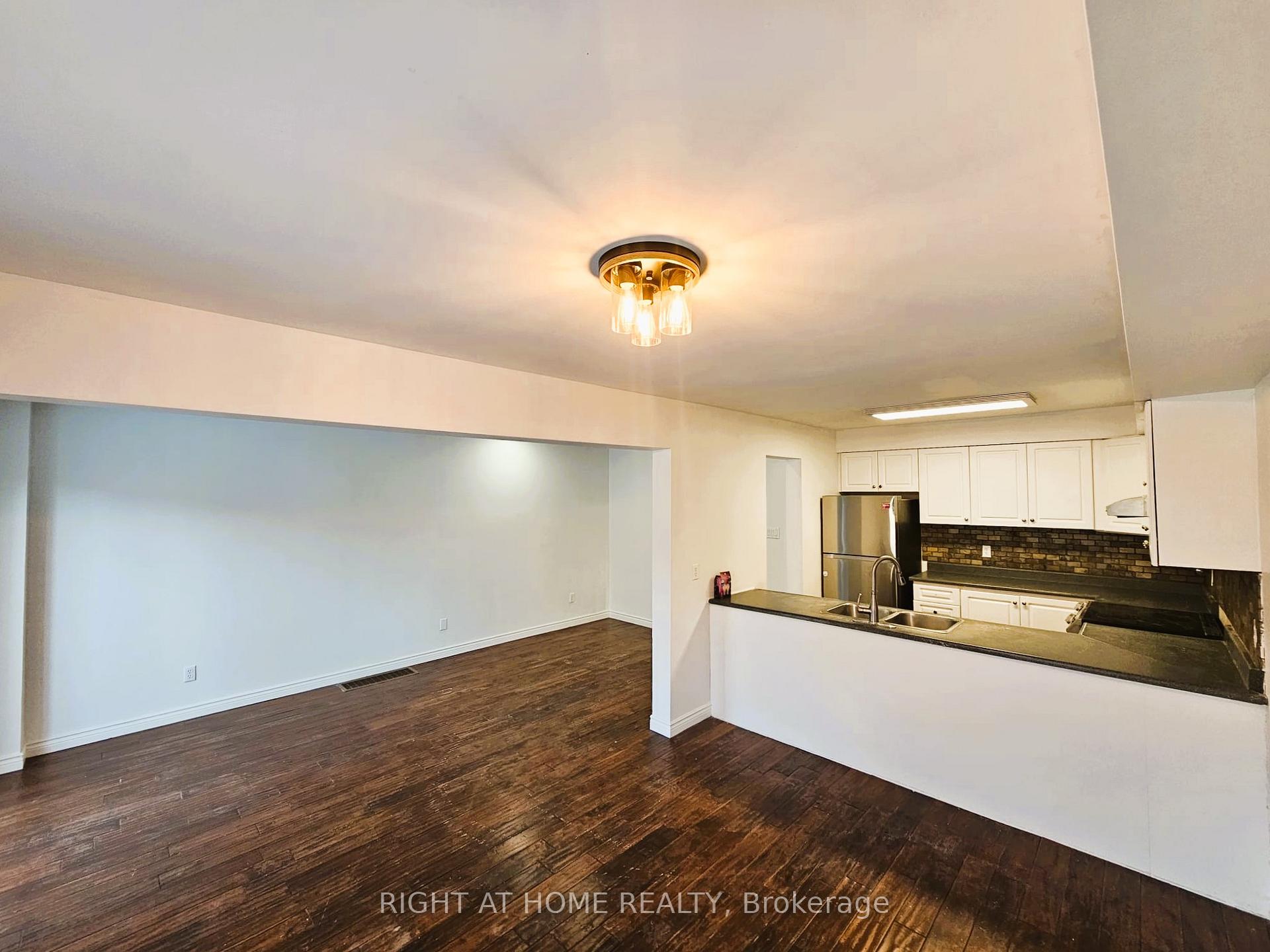 206 Fairwood Drive, Georgina — photo 4 of 5