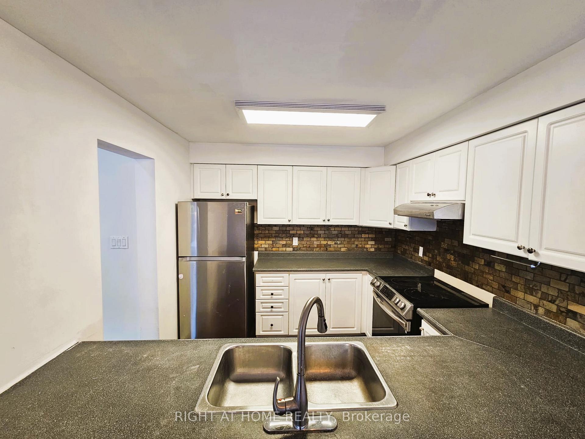 206 Fairwood Drive, Georgina — photo 5 of 5