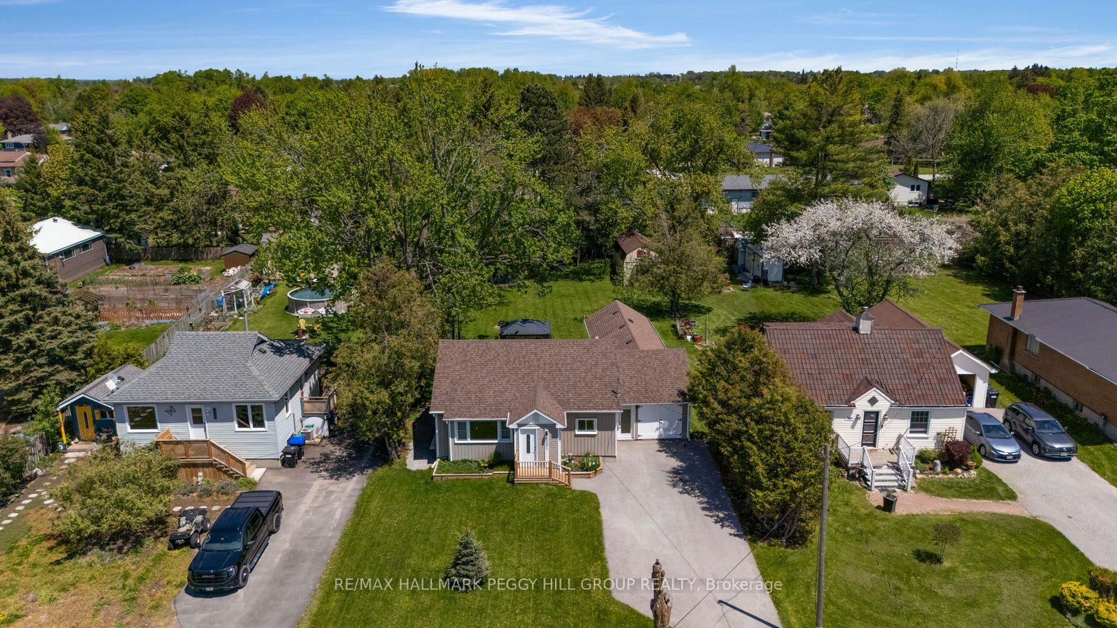 8001 Yonge Street, Innisfil — photo 2 of 5