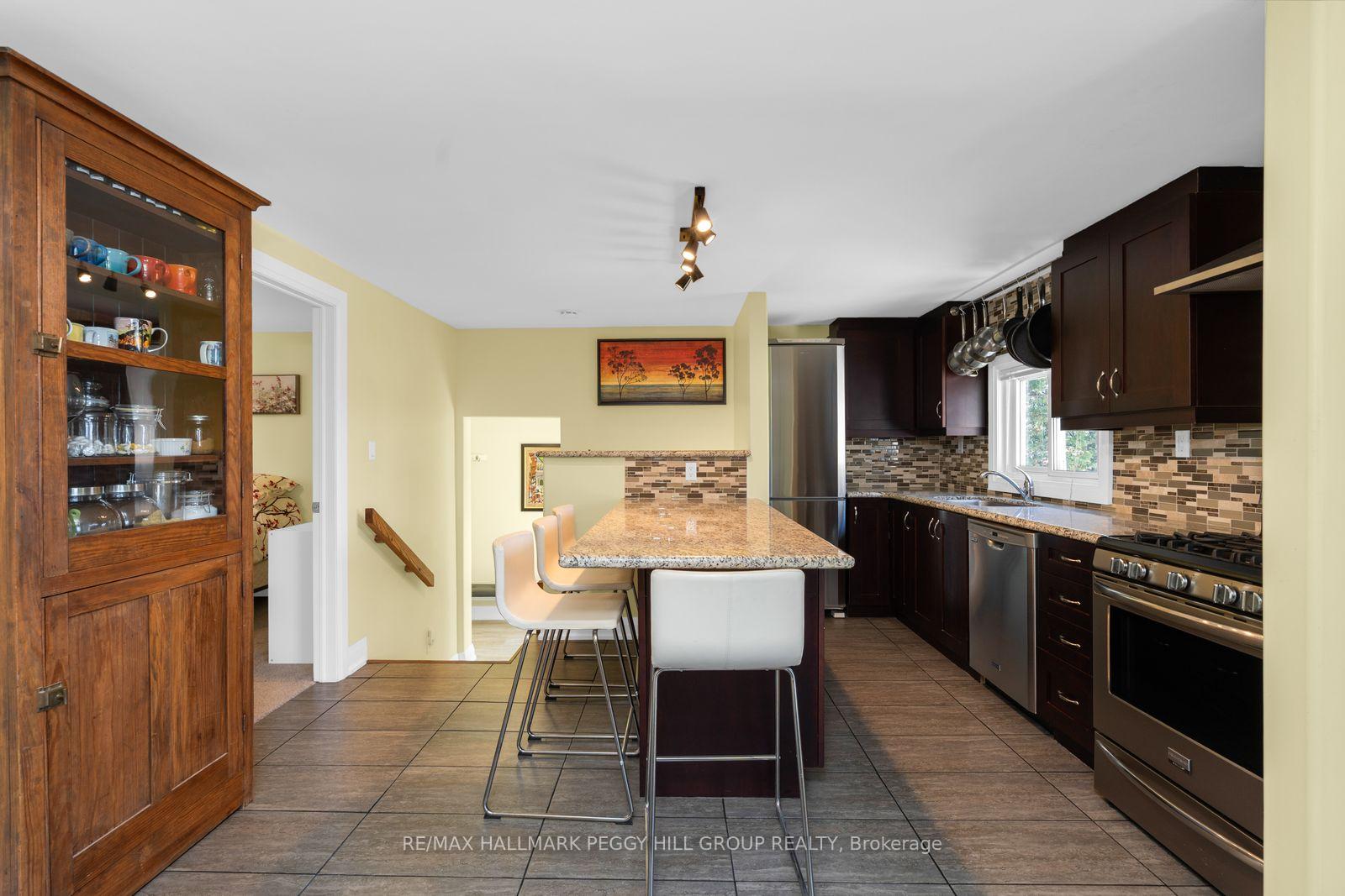 8001 Yonge Street, Innisfil — photo 5 of 5