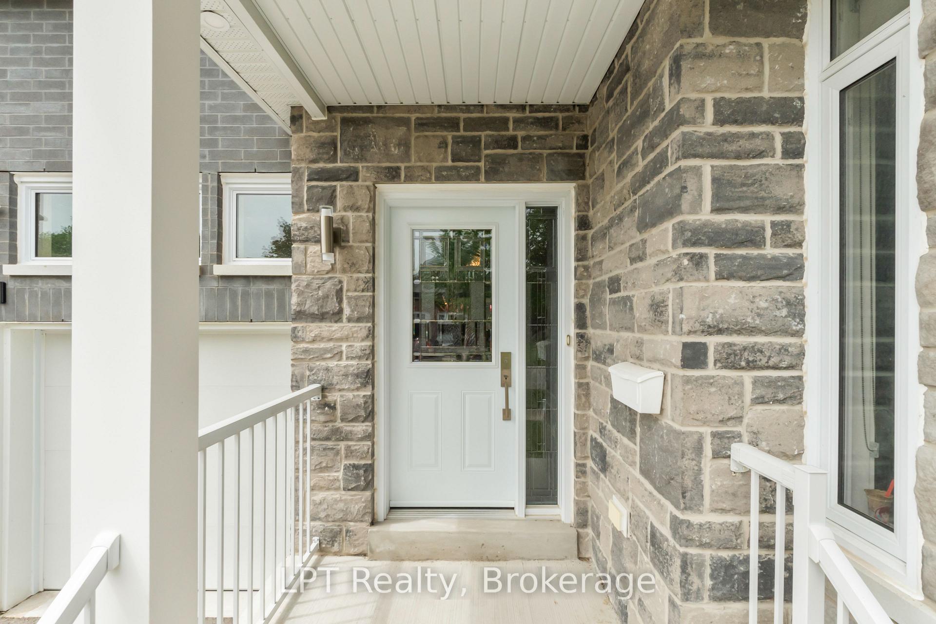111 Bayview Avenue, Georgina — photo 3 of 5