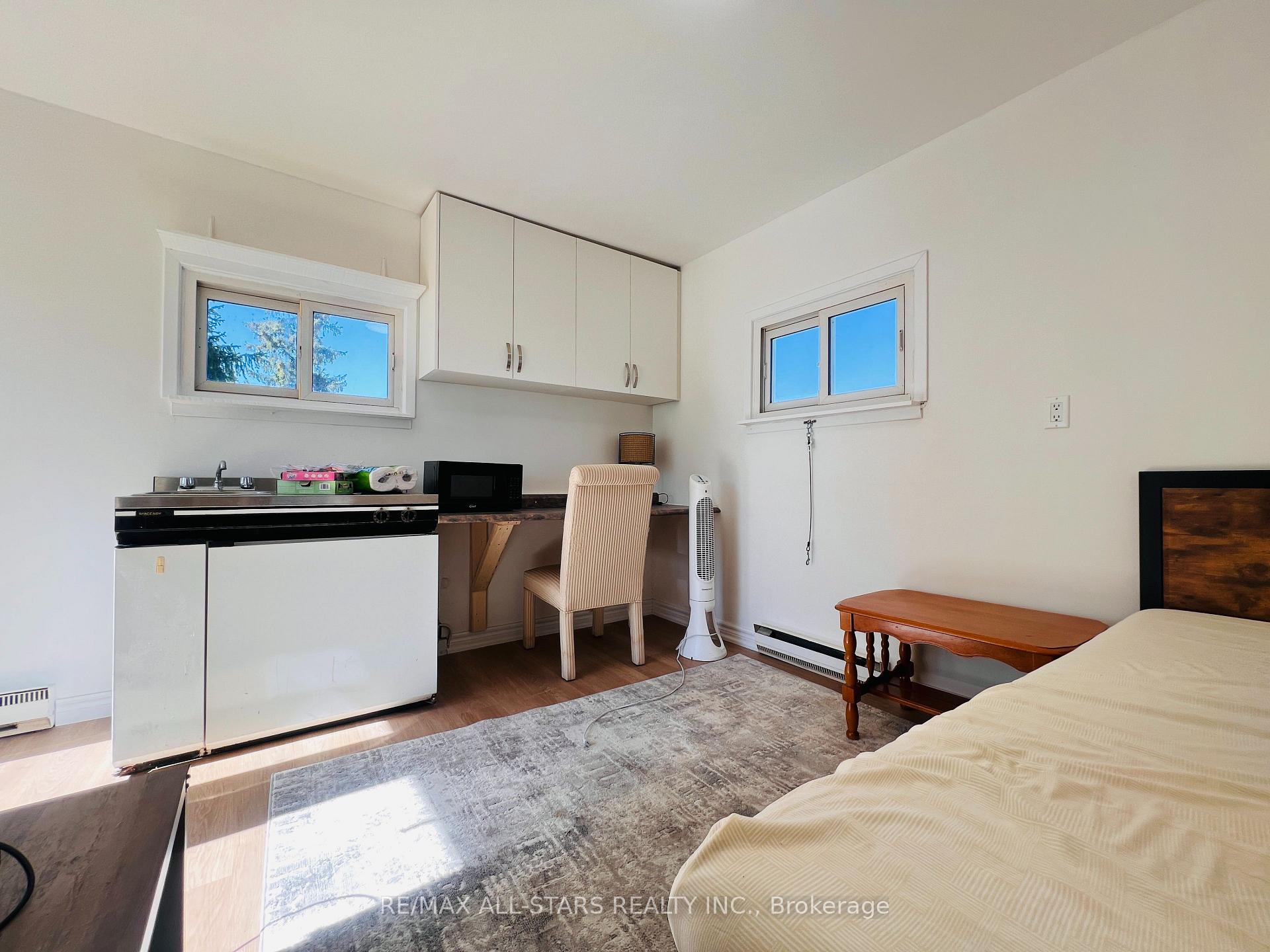 25607 Woodbine Avenue, Georgina — photo 3 of 5